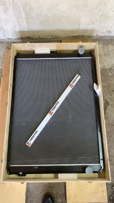 Радиатор водяной Case CX240B LN00065