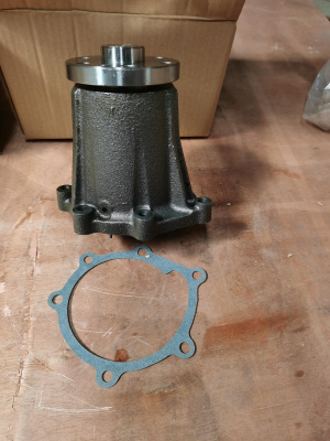 Водяной насос Hitachi 4JJ1 8980476883, 8980476884, 8980476881