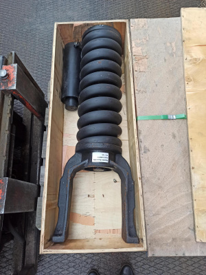 Натяжитель гусеницы Case CX210B KRA12850, KRA15540