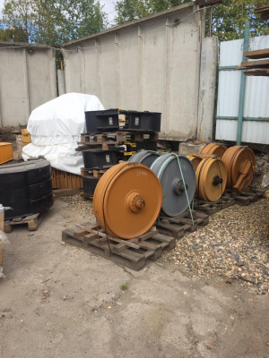 Колесо направляющее Caterpillar D5M LGP 160-9753, 1609753, CA1609753, 190-1551, 1901551, CA1901551, 6T-2614, 6T2614 ,CA6T2614