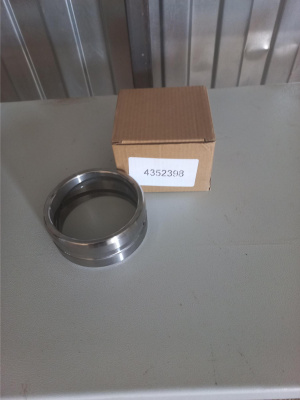 Втулка в основании г/цилиндра стрелы Hitachi ZX160 4352398