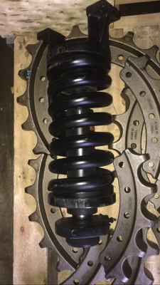 Натяжитель гусеницы Doosan DX140LC K1018532A