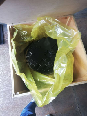 Редуктор хода в сборе с мотором Daewoo SOLAR225LC-V 2401-9287A, 718191