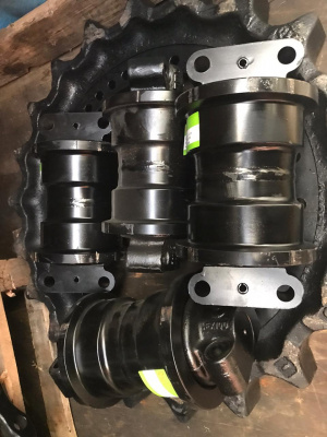 Каток опорный Hitachi ZX120 9190194, 9132600, 9246614
