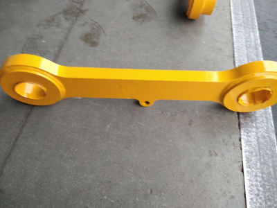 Боковые тяги Komatsu PC200-6/7/8 205-70-73130