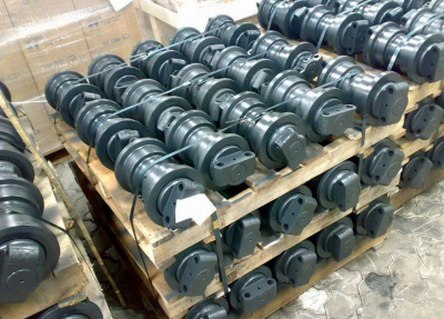 Каток опорный Hitachi ZX200 9132602, 9134243, 9184516